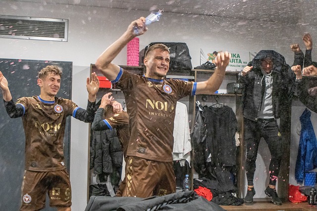 而是面向更 而是面向更